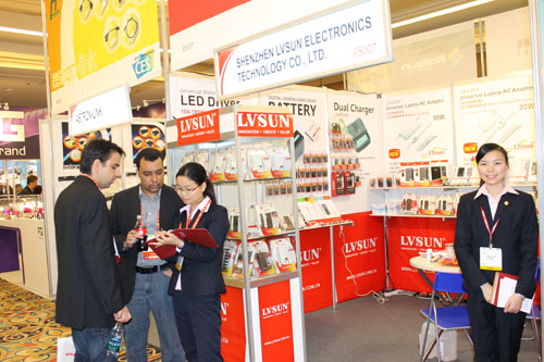 LVSUN Ultra slim innovative digital mobile power was shown at 2012 CES fair