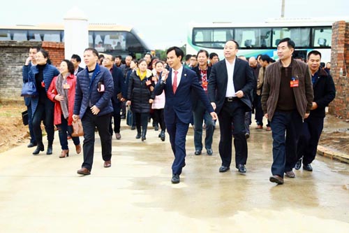During the NPC and CPPCC of Dao County, members and representatives be collective to visit LVSUN Innovation and Technology Park